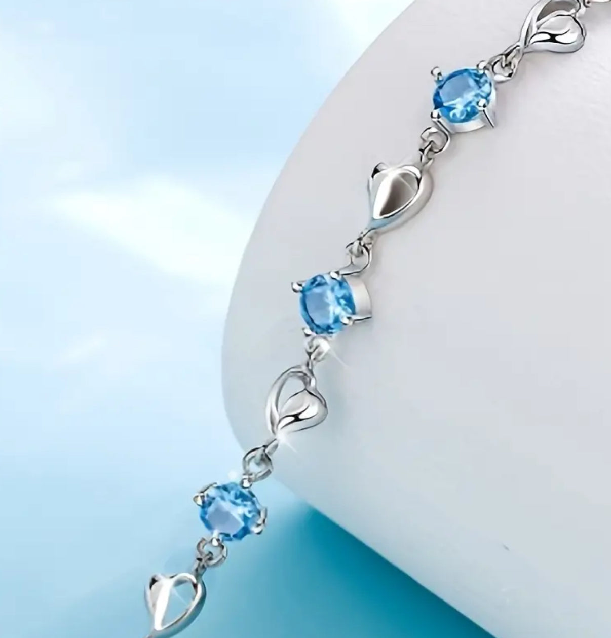 Silbernes Armband mit blauen Kristallen – Harmonie & Klarheit