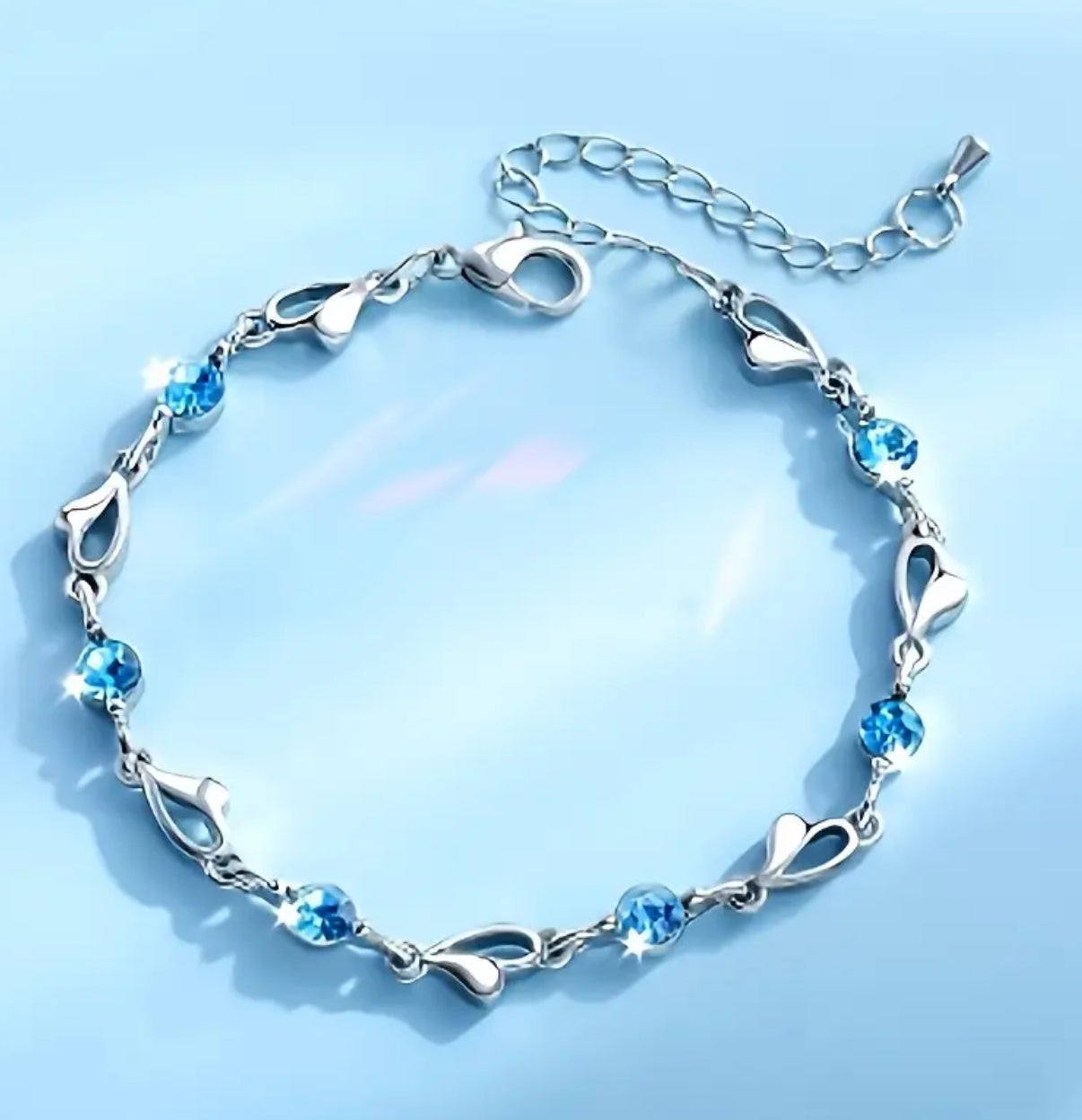 Silbernes Armband mit blauen Kristallen – Harmonie & Klarheit