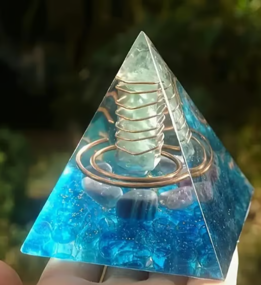 Aquamarin-Orgon-Pyramide – Lemurien